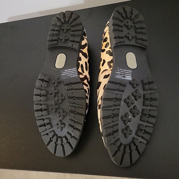 Mee Too Flat Leopard Print - Picture 4 of 4